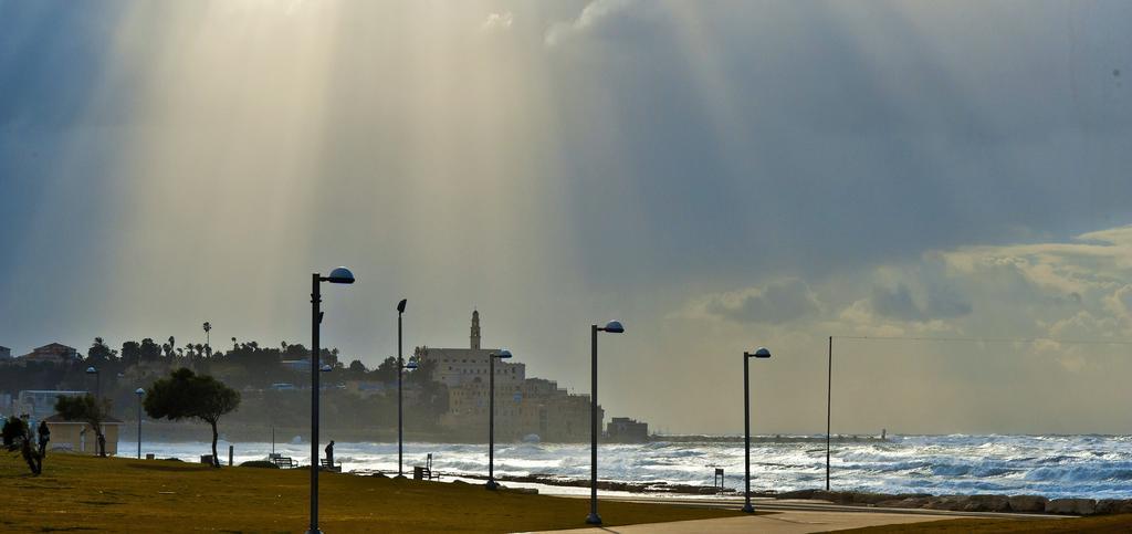 Apartment With Sea View And Balcony Facing West By Sea N' Rent Tel Aviv Buitenkant foto